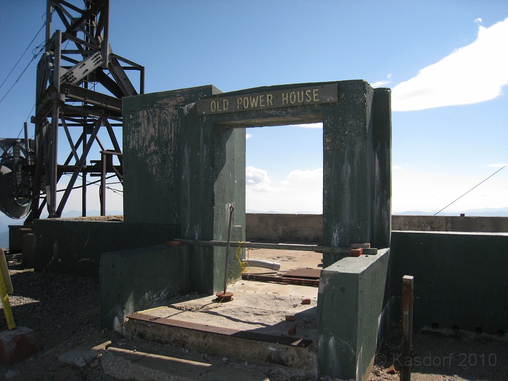 Mt Washington NH 2010 0465.jpg - Mt Washington NH. On May 23 2010 drove the road to the summit. Looked at the views, took some pictures, and drove back down.